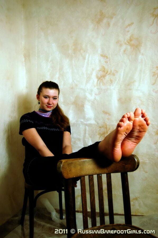 Bare Feet Of Russian Cuties 1 of 20 pics
