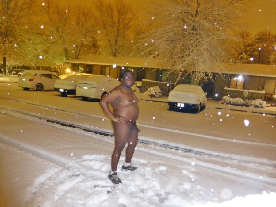 Naked in Public in the Snow 4 of 5 pics