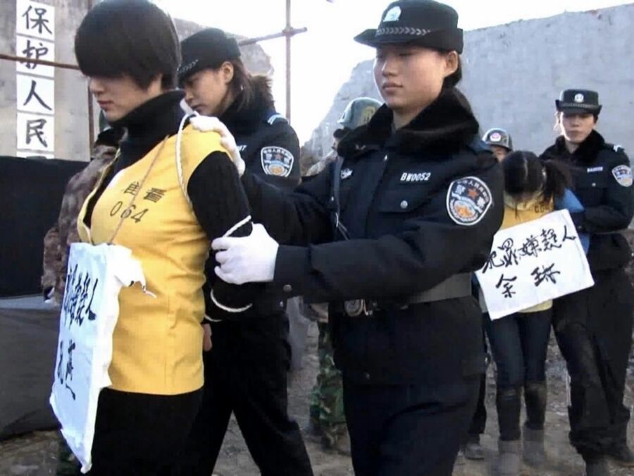 MJ CLUB - PUBLIC HUMILIATION FOR CHINESE CRIMINALS 7 of 16 pics