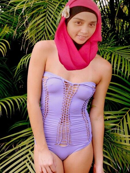 jilbab muda(fake) 1 of 3 pics