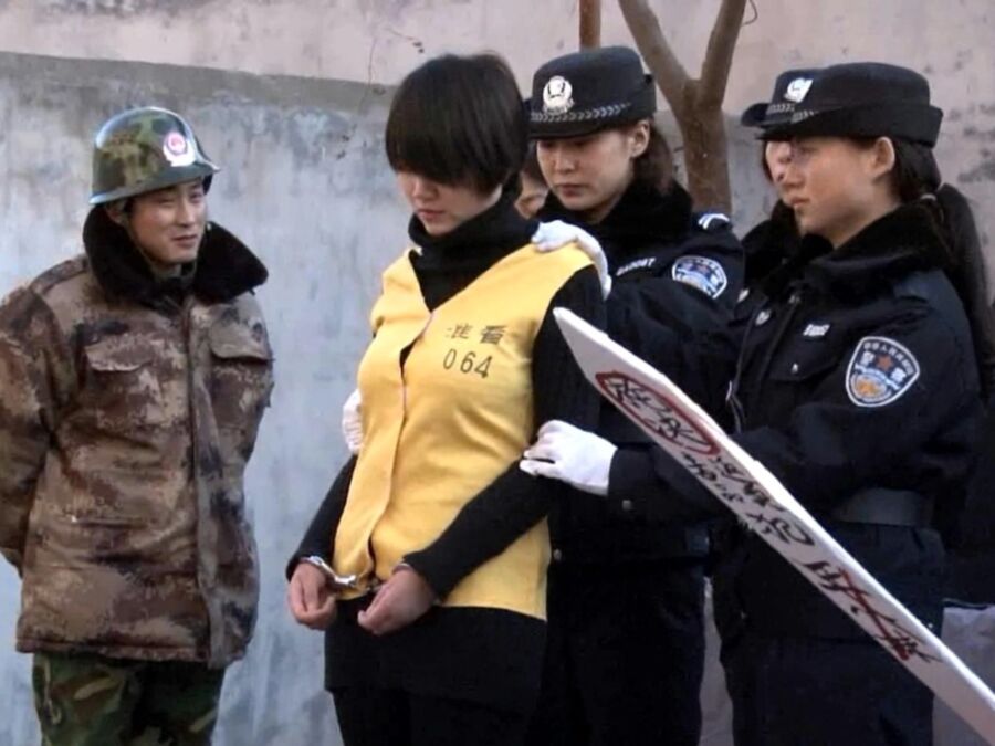 MJ CLUB - PUBLIC HUMILIATION FOR CHINESE CRIMINALS 11 of 16 pics
