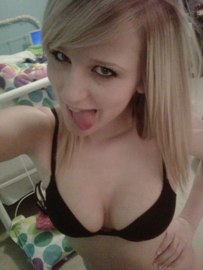 Free porn pics of Cute little thing with a fab rack 7 of 14 pics
