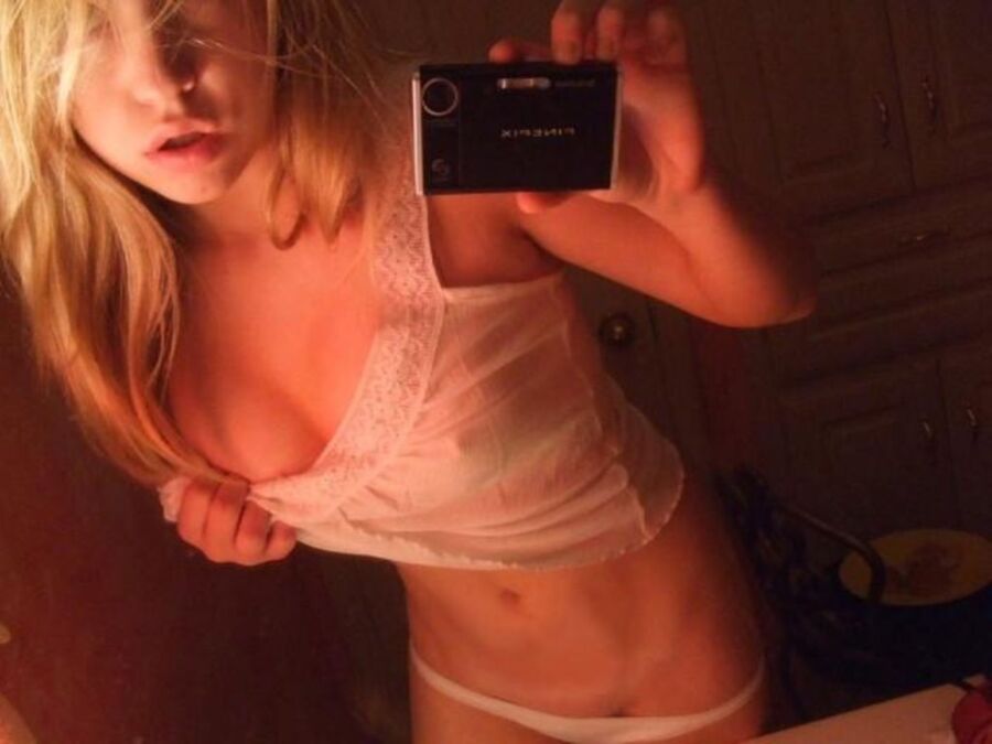 Free porn pics of Blondie mirror-shot with fab tits 24 of 60 pics