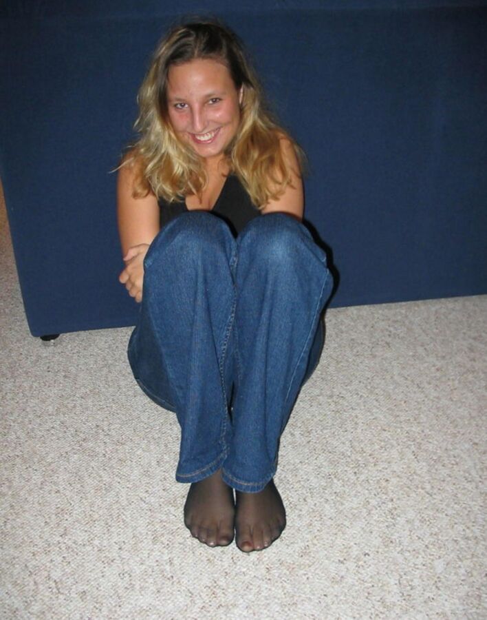 Jeans over pantyhose exist? Consider, that Jeans over pantyhose