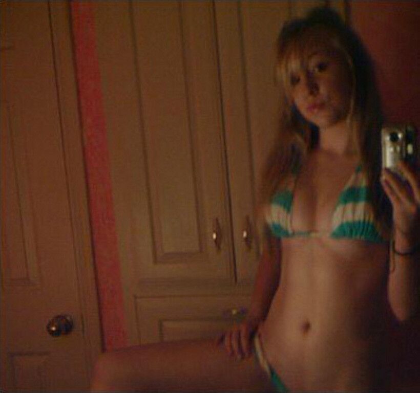Free porn pics of Blondie mirror-shot with fab tits 8 of 60 pics