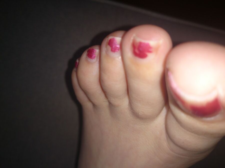 Free porn pics of Girlfriends Sleeping Feet ( toenails need painting lol) 8 of 19 pics