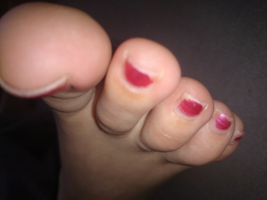 Free porn pics of Girlfriends Sleeping Feet ( toenails need painting lol) 5 of 19 pics