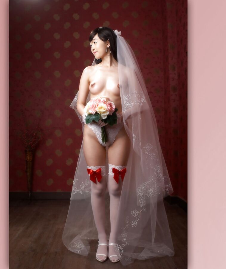 Korean bride photoshoot 4 of 34 pics