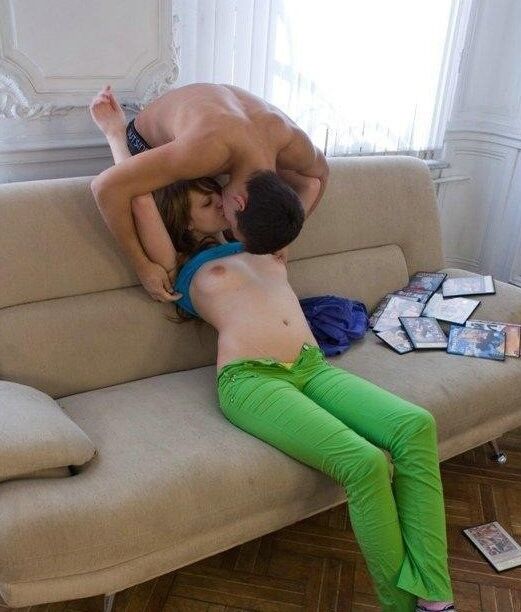 little girls going pee hookup free sms
