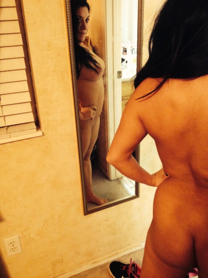 Free porn pics of Nude Selfshots Repost & Share  13 of 20 pics