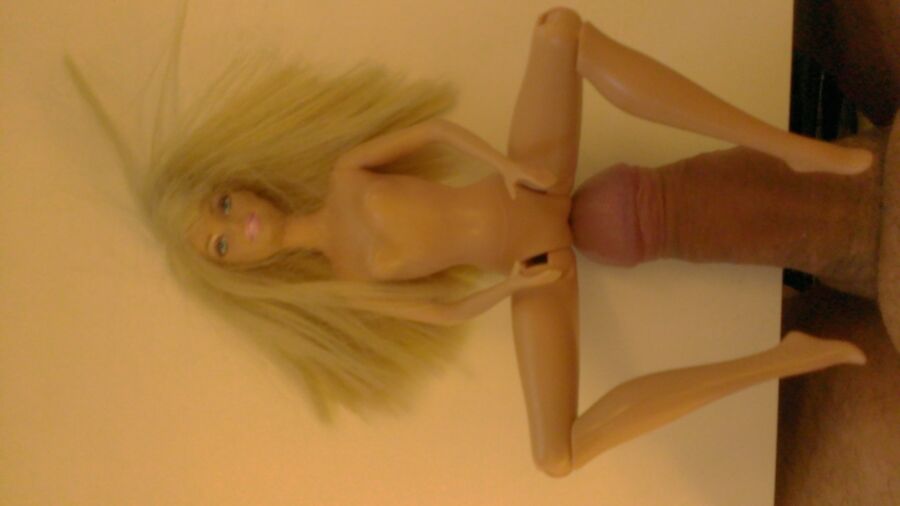 Free porn pics of fucking barbie... 12 of 21 pics
