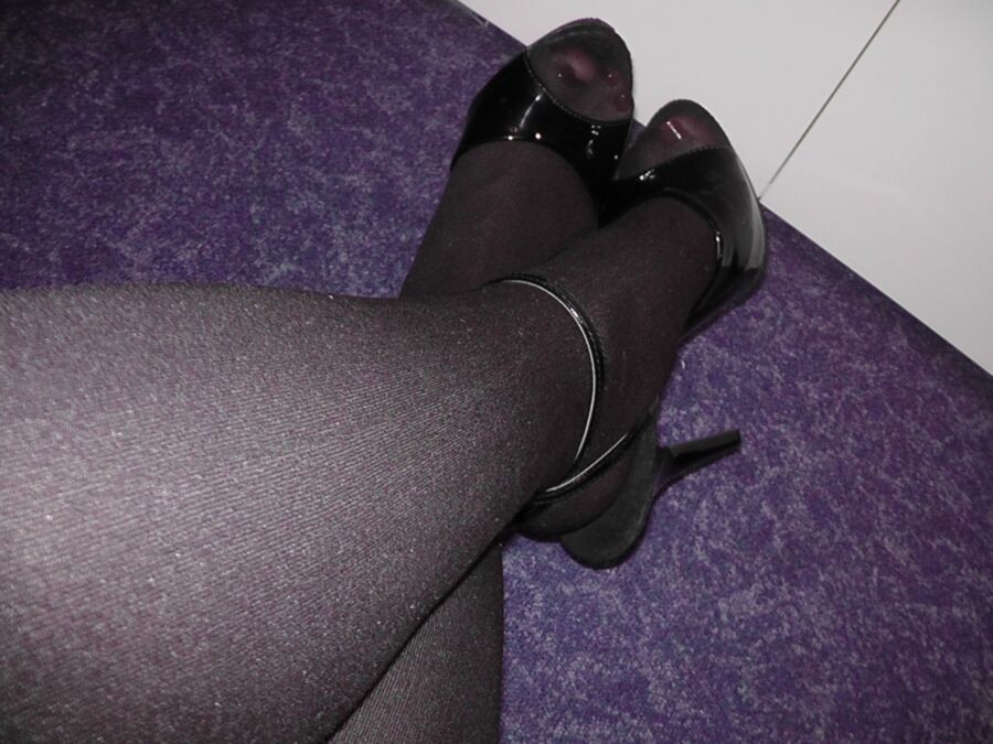 black nylons high heels 10 of 12 pics