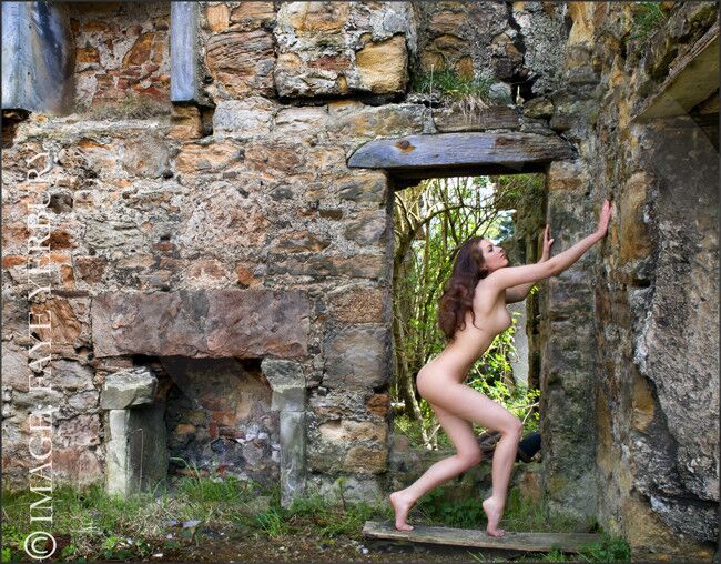 NUDE RUINS 17 of 48 pics.