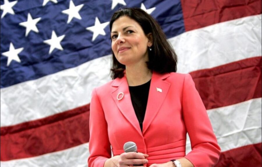 Free porn pics of Love jerking off to conservative Kelly Ayotte 9 of 50 pics
