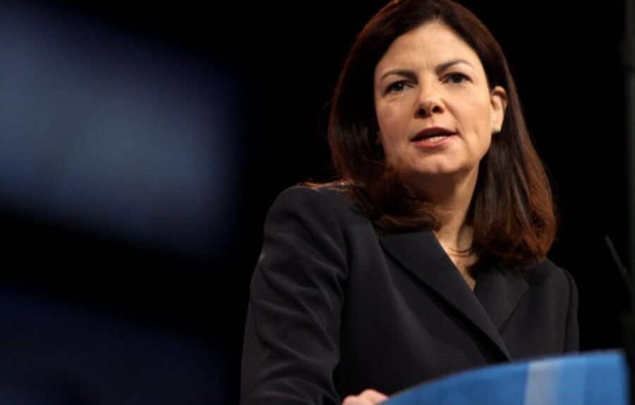 Free porn pics of Love jerking off to conservative Kelly Ayotte 8 of 50 pics