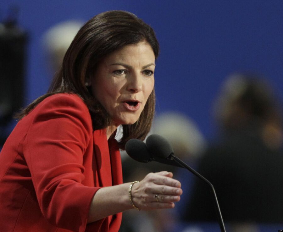 Free porn pics of Love jerking off to conservative Kelly Ayotte 2 of 50 pics