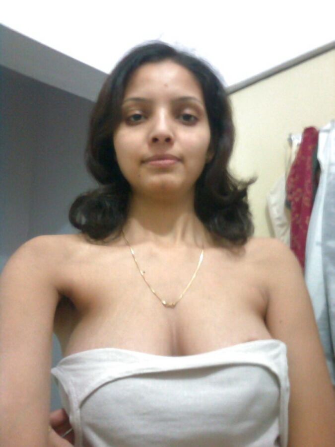 Free porn pics of Indian Teens 22 of 44 pics