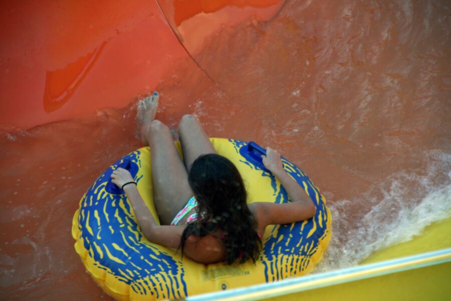Candid - Waterslide 14 of 15 pics