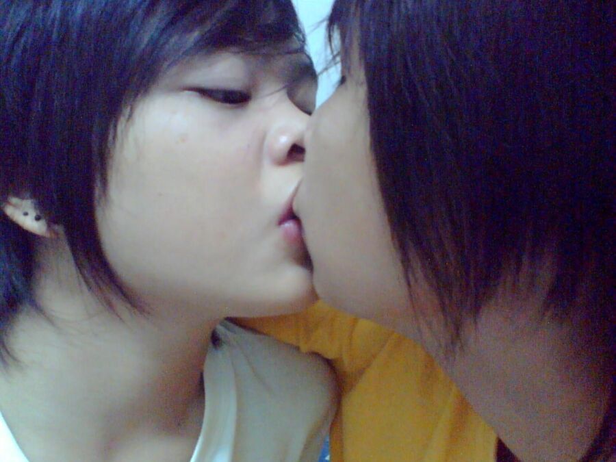 Thai Lesbians 4 of 11 pics