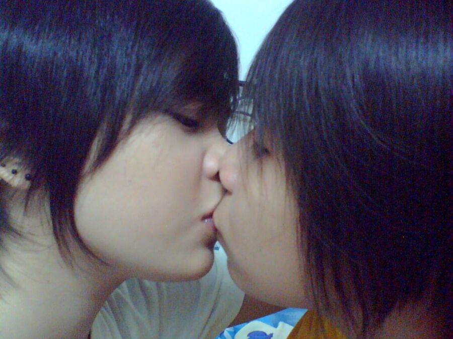 Thai-Lesbian 14 of 30 pics