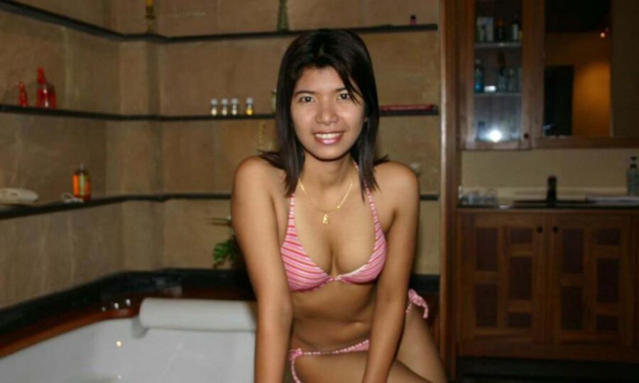 Thai Babe 1 of 30 pics