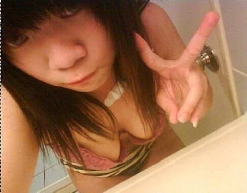 Chinese Whores 16 of 47 pics