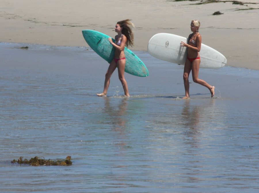 Very hot surfer chicks Very hot surfer chicks for the