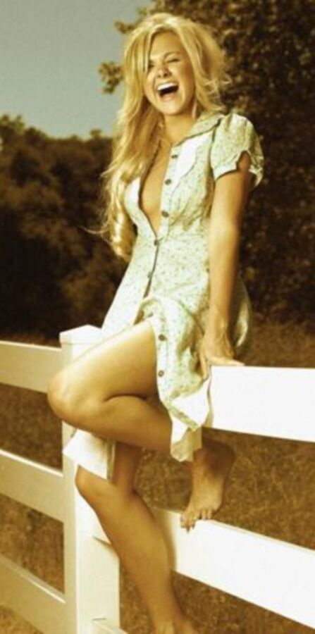 Country Singer Laura Bell Bundy 20 of 28 pics