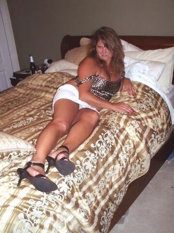 Free porn pics of hot mature wife in heels for bbc and tribute 2 of 27 pics