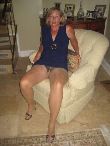 Kim pantyhose Florida MILF 9 of 15 pics