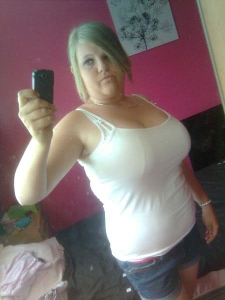 uk selfshot BBW girl with a great set of tits 3 of 13 pics