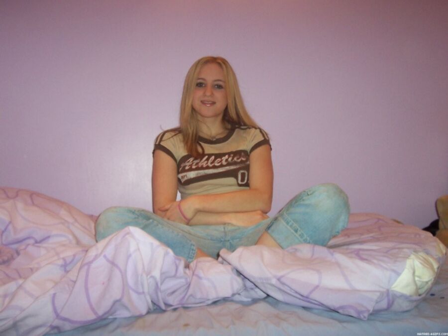 sext uk teen emily, pics found on a memory card 4 of 55 pics