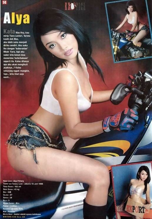 Indonesian Tabloids & Magazines Model 6 of 18 pics