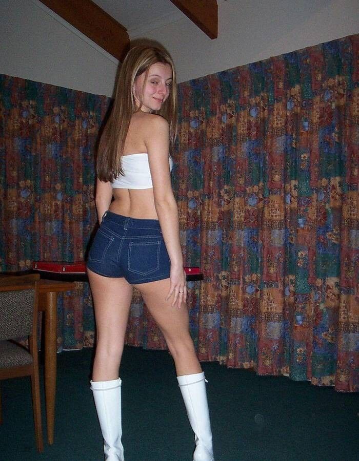 just another slutty amateur, www.pornyoulike.co.uk 14 of 34 pics