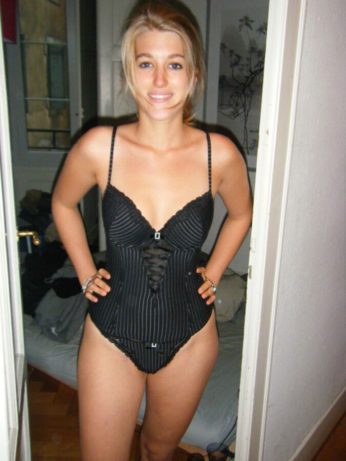 Blonde French Woman 4 of 105 pics