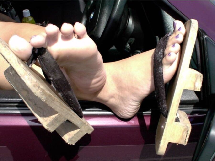 Geta / Zori / Okobo / Pokkuri (Japanese flip flops sandals) 21 of 114 pics