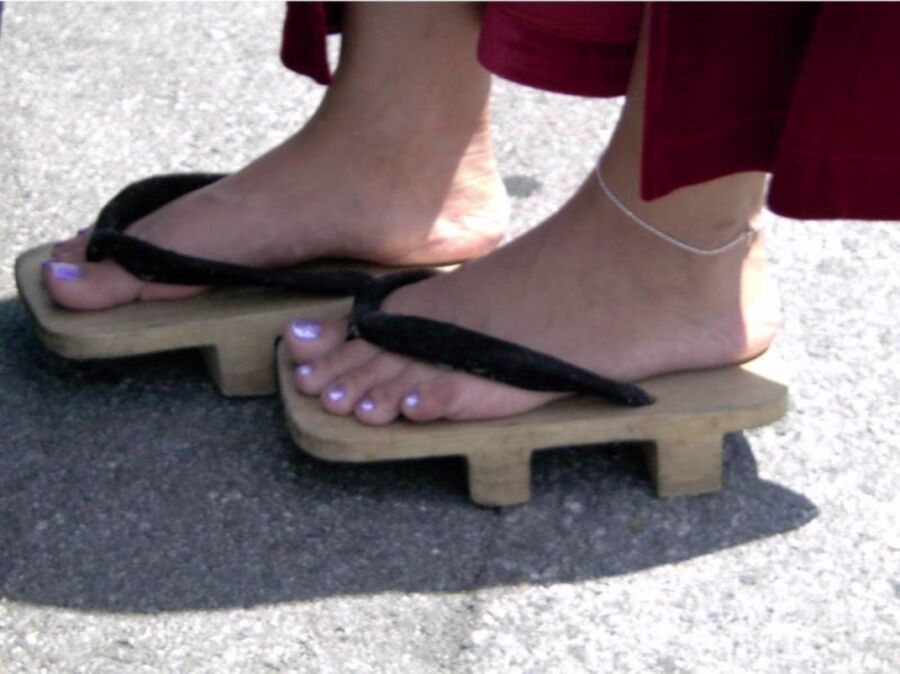 Geta / Zori / Okobo / Pokkuri (Japanese flip flops sandals) 22 of 114 pics