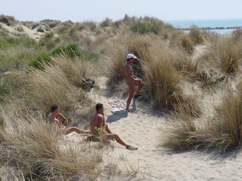 French Beach Sex in the Dunes 16 of 20 pics