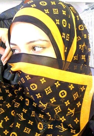 Sexy hijabi teen 5 of 42 pics