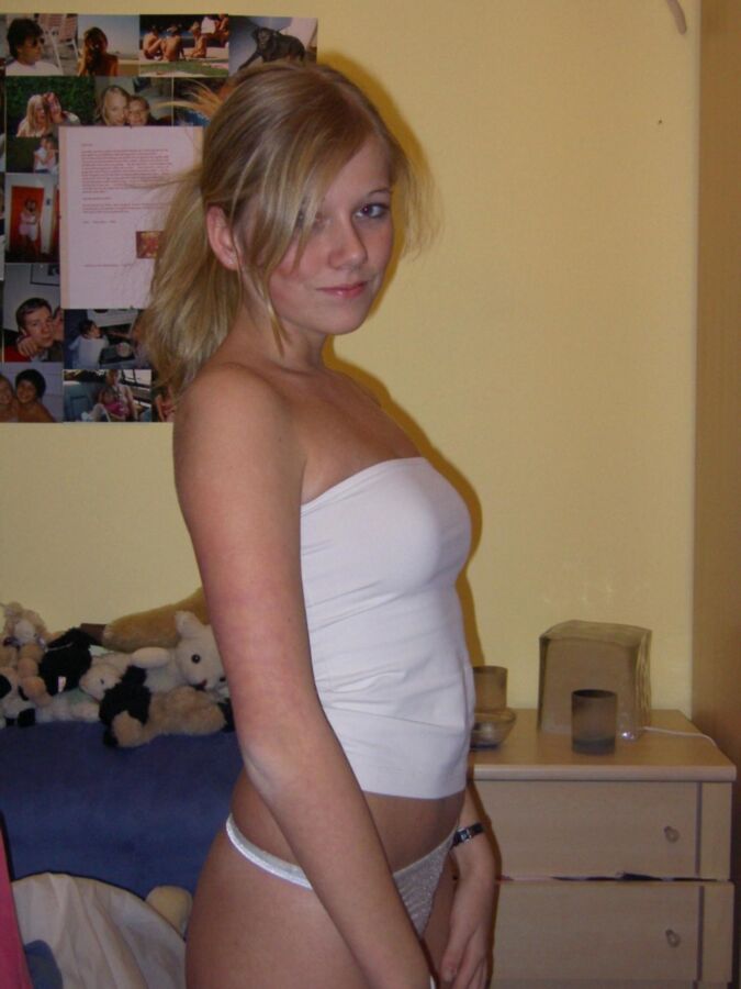 Cute Amateurs - KATIE - Alone and Horny  2 of 41 pics