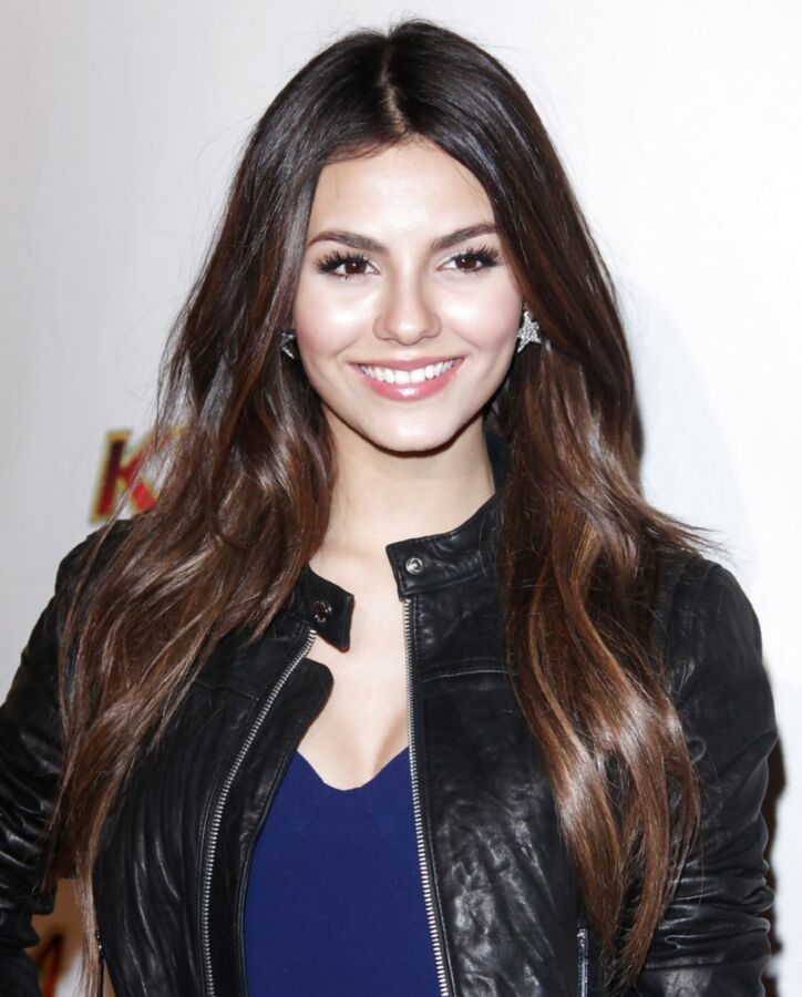 Victoria Justice - Tight-bodied Nickelodeon Angel 6 of 50 pics