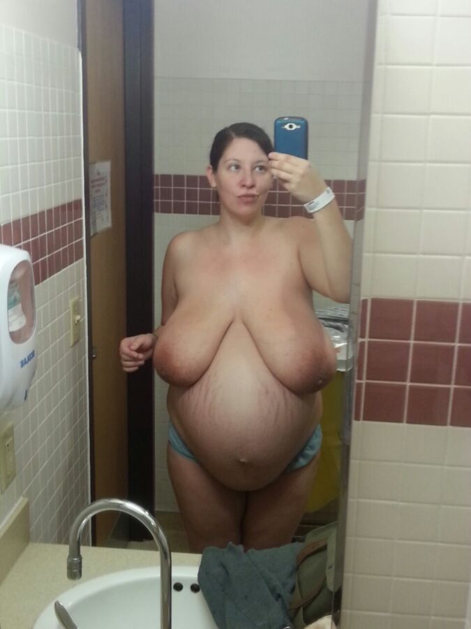 Pregnant busty mara jane @winkingdaisys nude pics