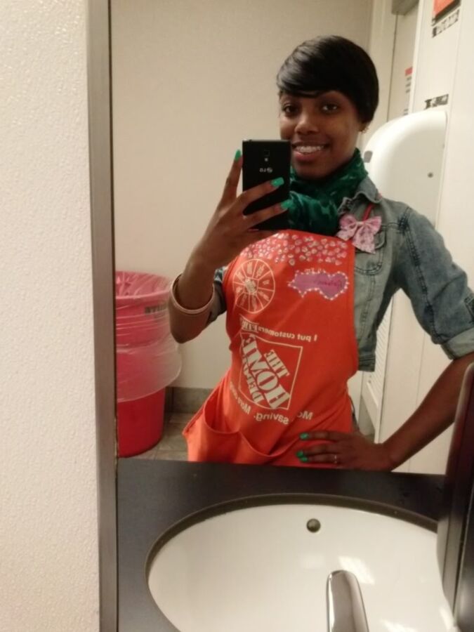 Free porn pics of Chicago Home Depot Chick 1 of 36 pics