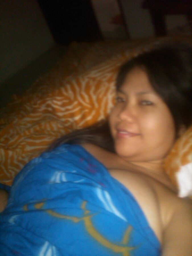 Indo Big Tits Babe in Blue 1 of 4 pics