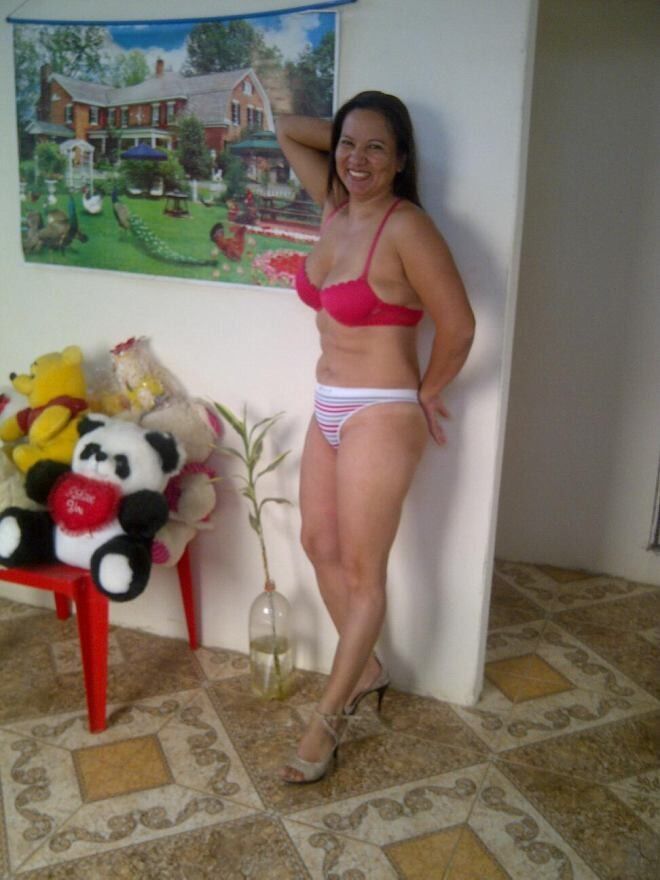 Free porn pics of Latina milf: Carmen 10 of 16 pics