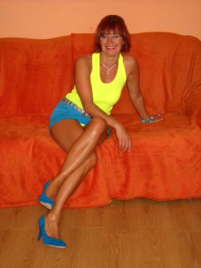 Jola - Polish MILF with amazing legs 3 of 29 pics