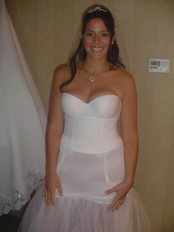 Free porn pics of Bridal Cleavage and Downblouse 2 of 46 pics