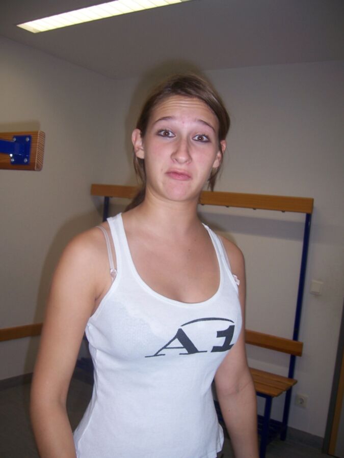 Free porn pics of drunk college girl 2 of 30 pics
