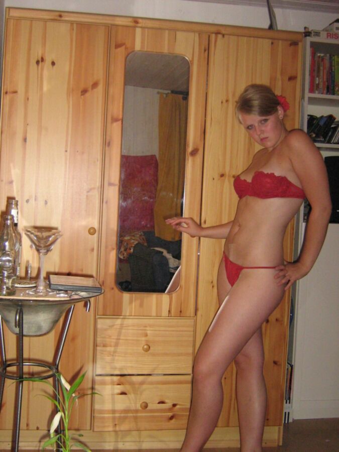 Free porn pics of Real hot blonde posing before the camera 24 of 55 pics