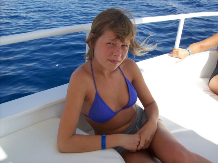 Free porn pics of Girls on boats 16 of 30 pics